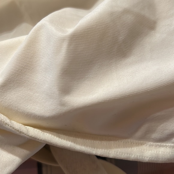 Nylon/Spandex soft cup bra from Modern Movement in Size 42 C. - Picture 7 of 9